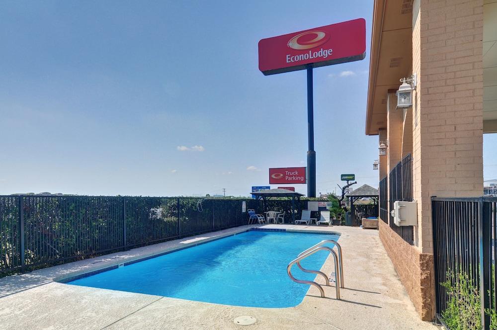 Hotel Super 8 By Wyndham Decatur Texas Exterior foto